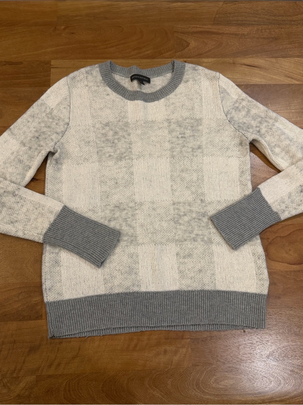 Banana Republic Mohair Blend Sweater in Light Gray & Off White Check Size Small